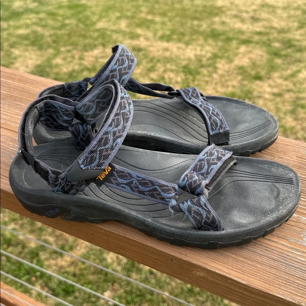 Teva Hurricane Sandals. Black / Blue Size 11